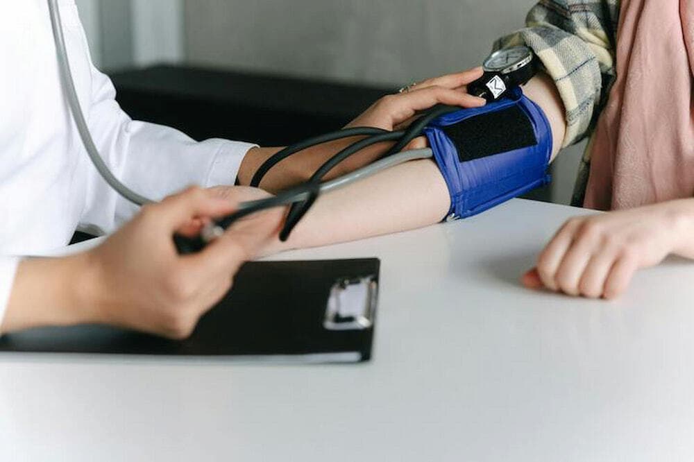 how alcohol affects blood pressure - blood pressure checking