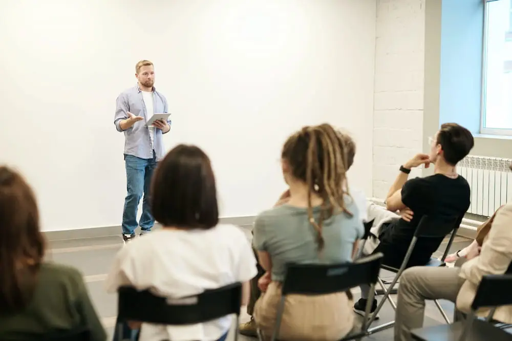 What to Expect From Cocaine Anonymous Meetings